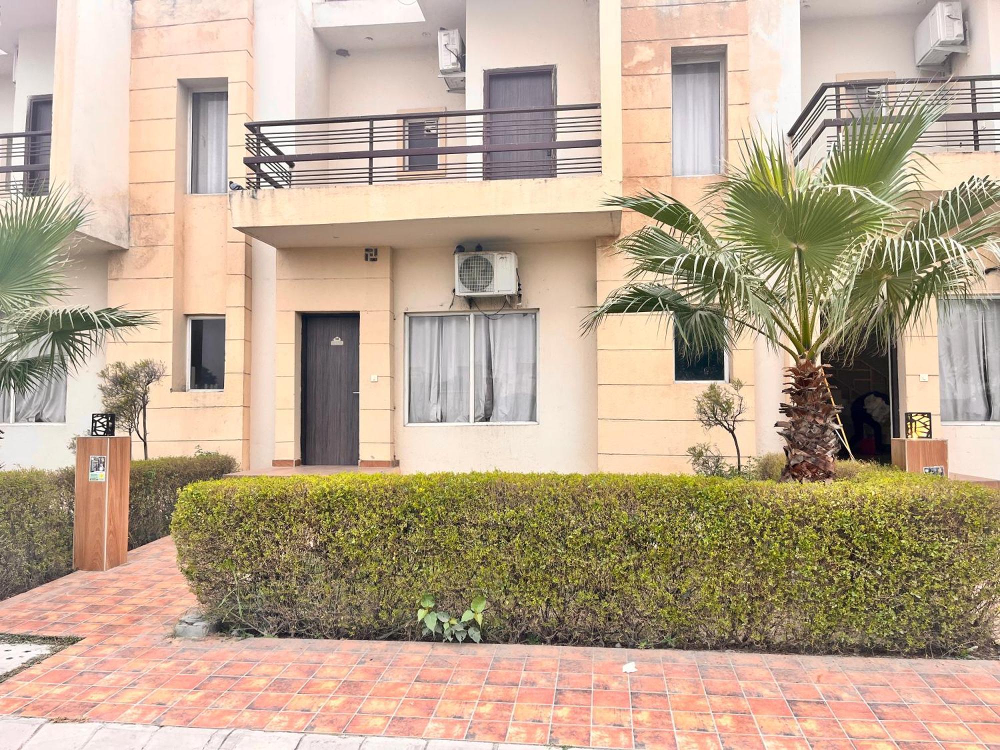 Pearl Grand Boutique Cottage In Omaxe Anandam Vrindavan - #Premium Ac Rooms With Balcony #Big Parking #Lift #Garden #Peaceful Area #Near Prem Mandir #Property Of The Year #Most Awarded Exterior photo
