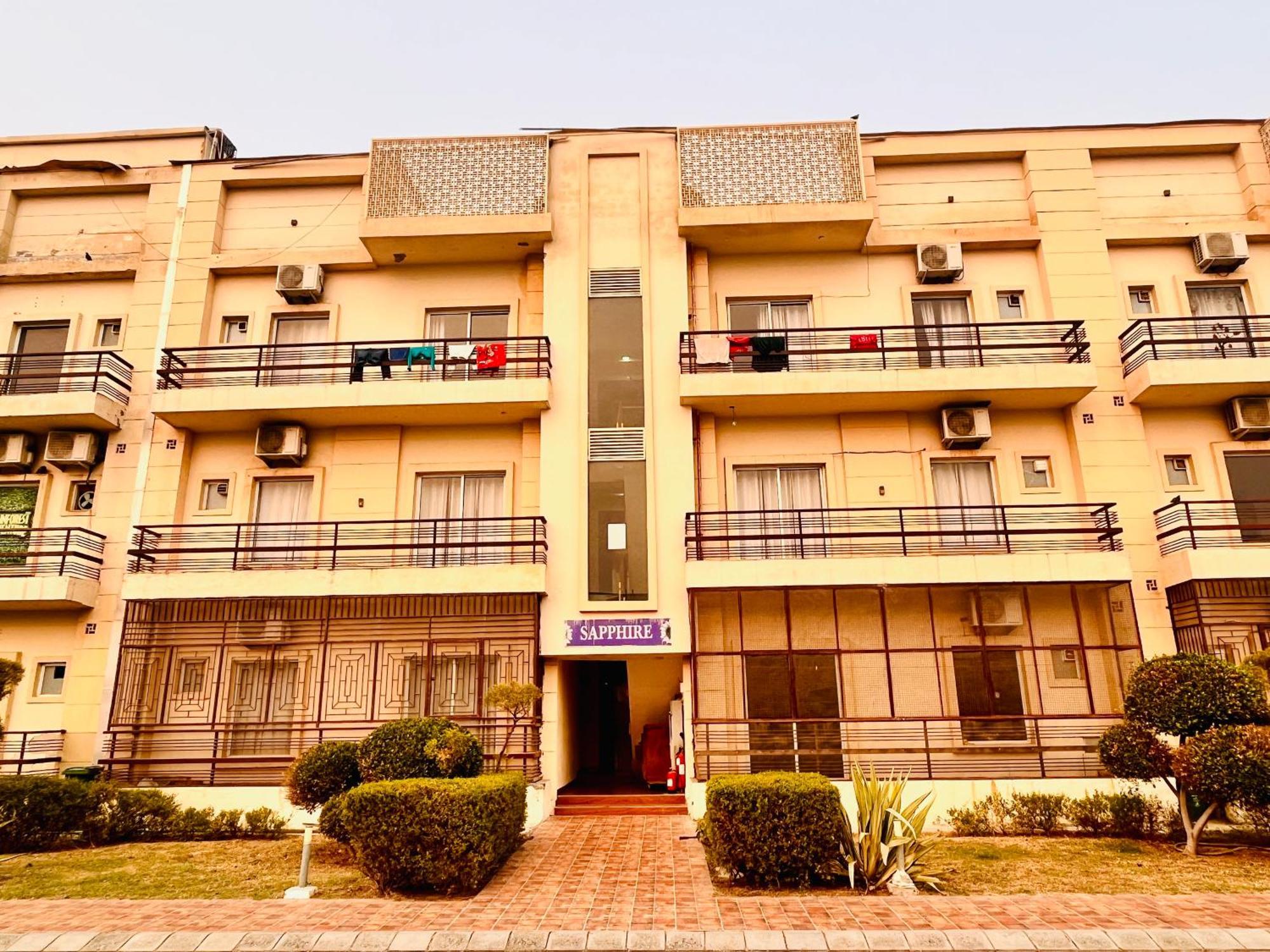 Pearl Grand Boutique Cottage In Omaxe Anandam Vrindavan - #Premium Ac Rooms With Balcony #Big Parking #Lift #Garden #Peaceful Area #Near Prem Mandir #Property Of The Year #Most Awarded Exterior photo