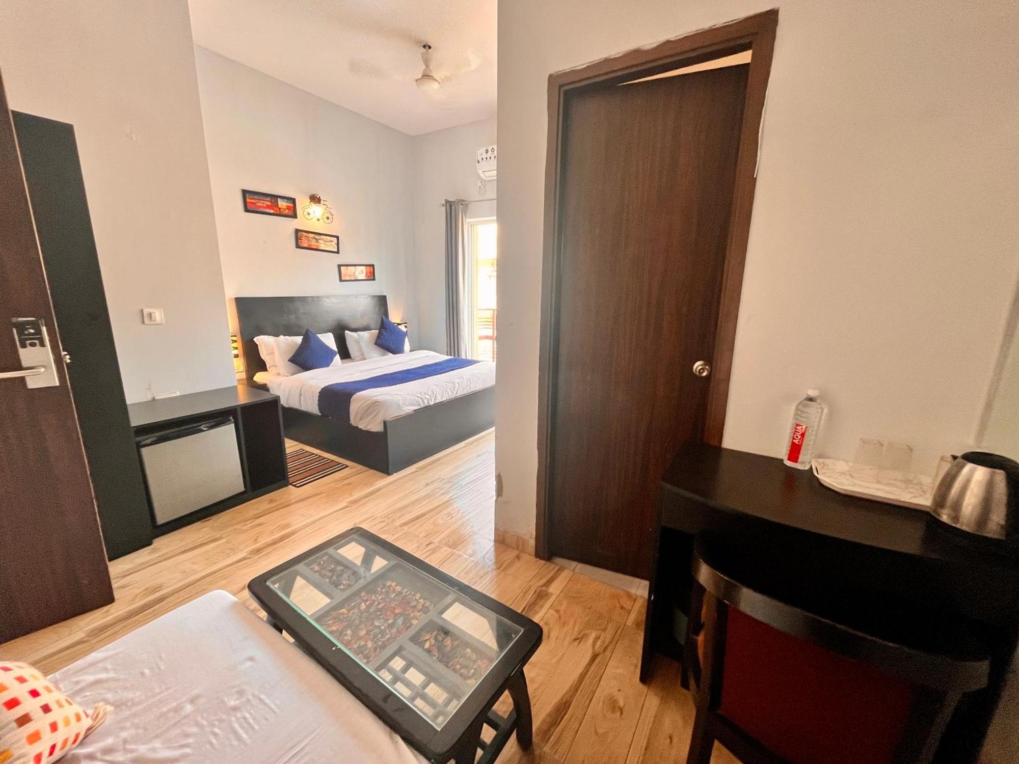 Pearl Grand Boutique Cottage In Omaxe Anandam Vrindavan - #Premium Ac Rooms With Balcony #Big Parking #Lift #Garden #Peaceful Area #Near Prem Mandir #Property Of The Year #Most Awarded Exterior photo